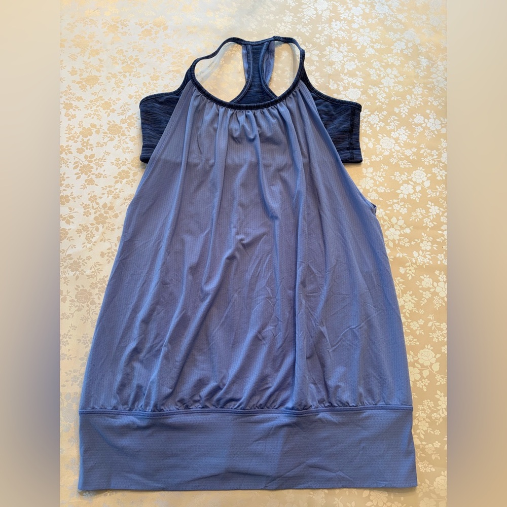 Lululemon workout top